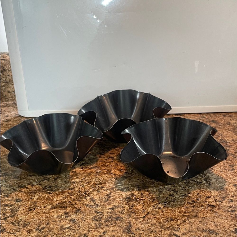 Set‎ of 3 Nonstick Tortilla Shell Pans Fluted Taco Salad Bowl Molds Dark Gray